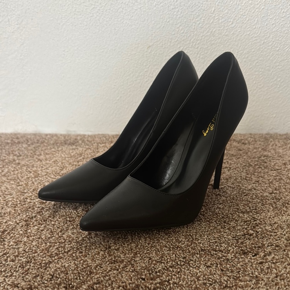 Classic Matte Black Pumps by Elizabet Tang